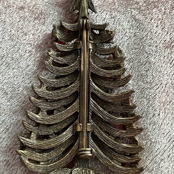 Gorgeous Weiss Christmas Brooch - Picture 3 of 6